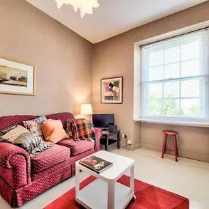 Joivy Famous St Mary's Street Old Town Apartment